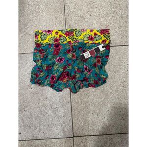 Freestyle revolution Floral-Patterned Shorts